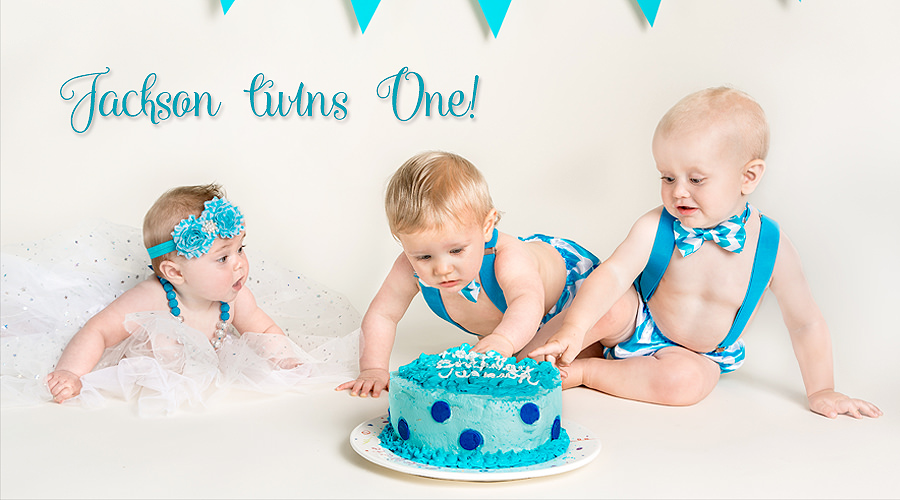 A classic baby boy cake smash for the most adorable twin brothers. Happy  first birthday G and R! | Happy first birthday, Smash cake boy, Twins 1st  birthdays